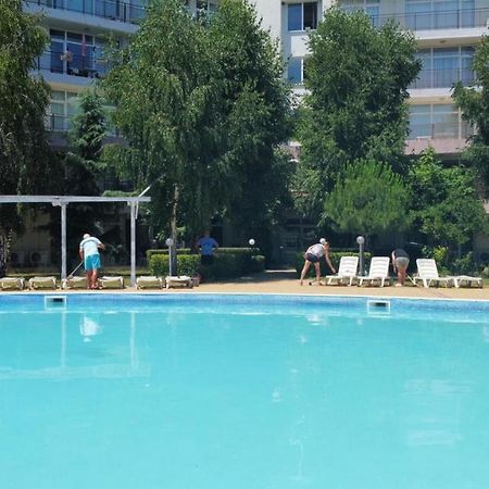 Yves 2 Bed Apart At Sun Village Sunny Beach Not Far Away From The Sea Kültér fotó