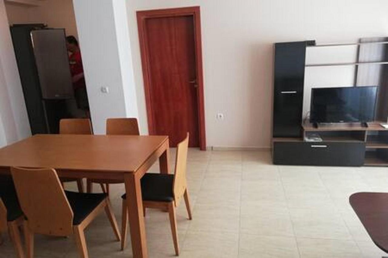 Yves 2 Bed Apart At Sun Village Sunny Beach Not Far Away From The Sea Kültér fotó