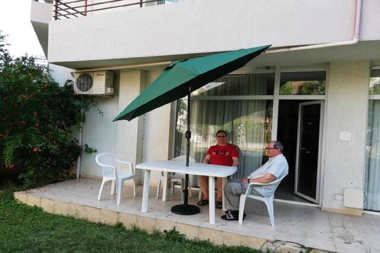 Yves 2 Bed Apart At Sun Village Sunny Beach Not Far Away From The Sea Kültér fotó