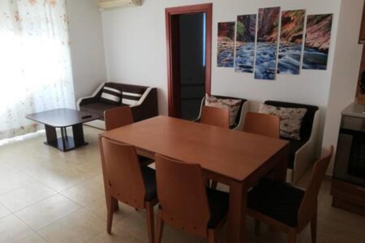 Yves 2 Bed Apart At Sun Village Sunny Beach Not Far Away From The Sea Kültér fotó