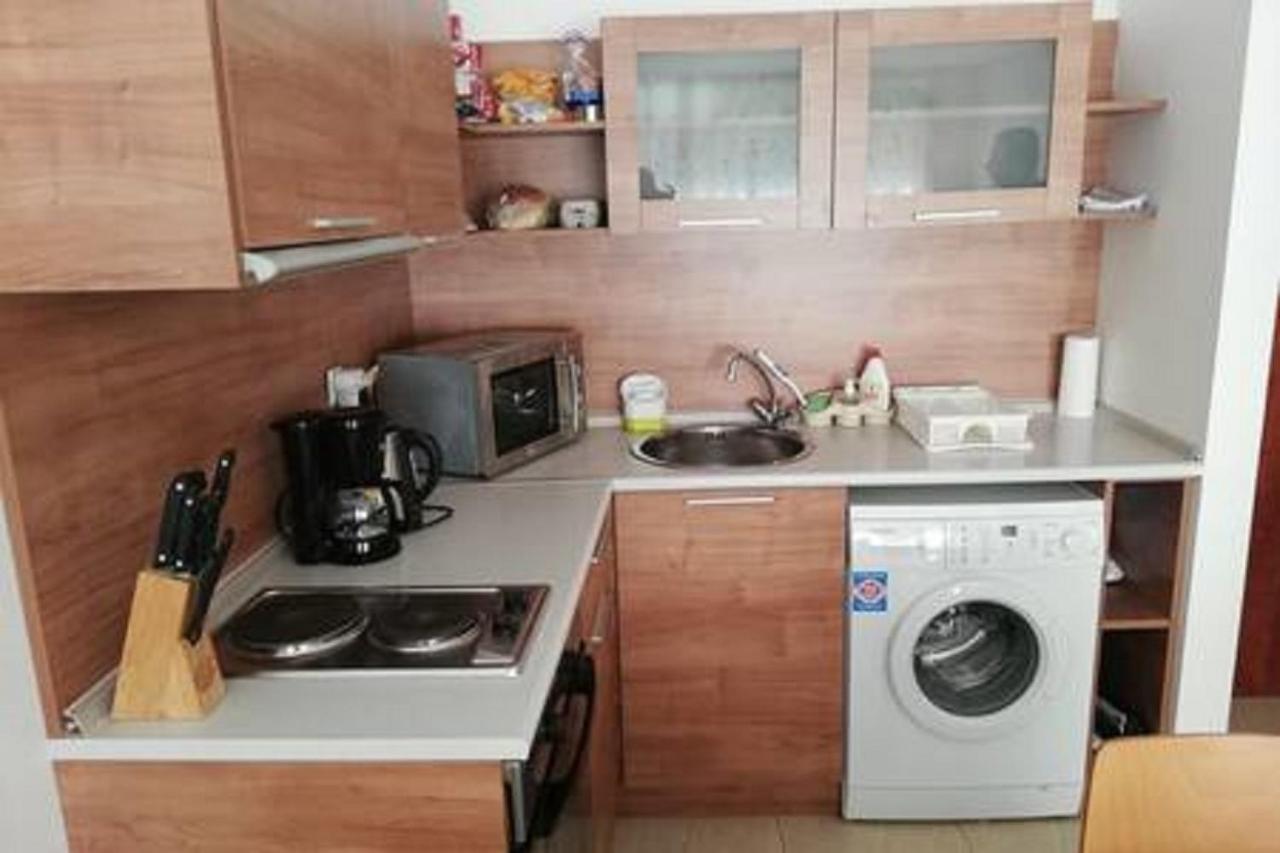 Yves 2 Bed Apart At Sun Village Sunny Beach Not Far Away From The Sea Kültér fotó