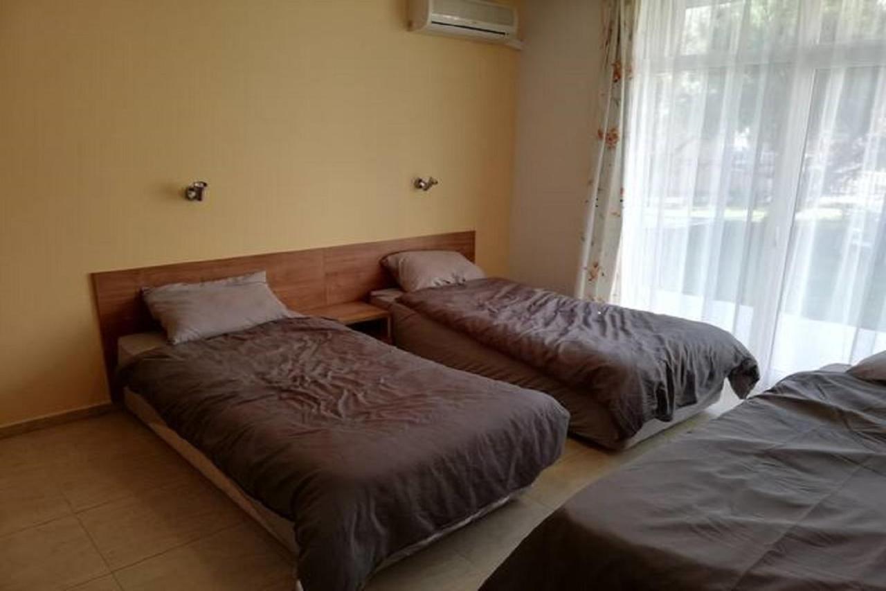Yves 2 Bed Apart At Sun Village Sunny Beach Not Far Away From The Sea Kültér fotó